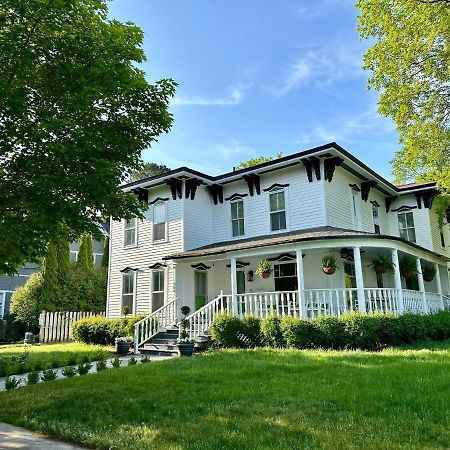 The Belvedere B&B Charlevoix Exteriör bild