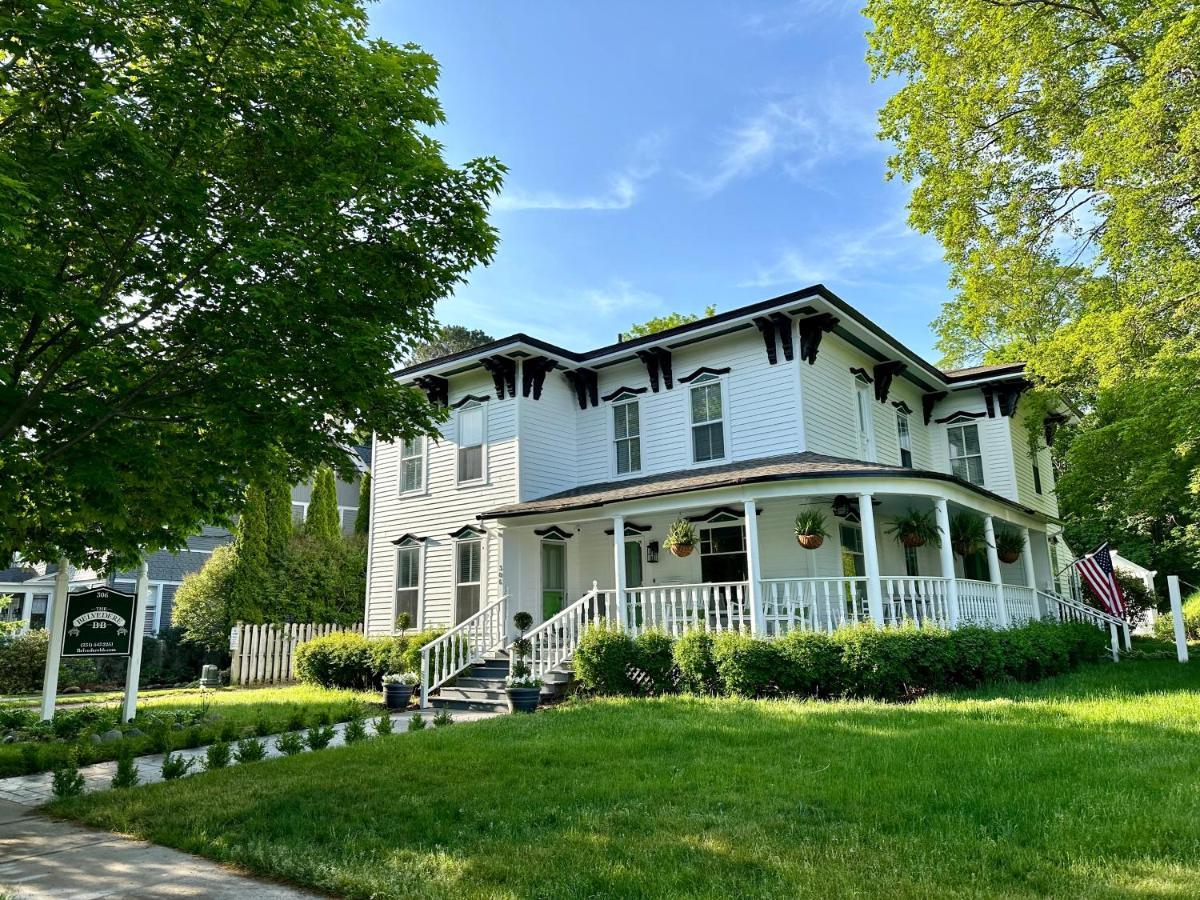 The Belvedere B&B Charlevoix Exteriör bild