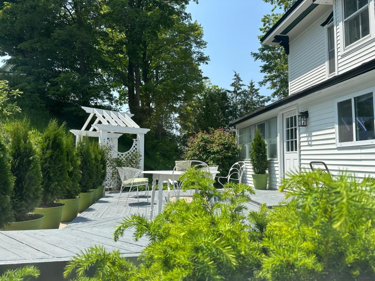 The Belvedere B&B Charlevoix Exteriör bild
